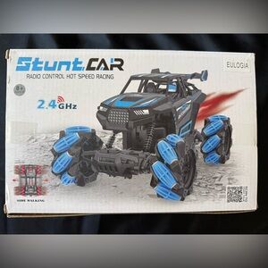 New Stunt Car 2.4 GHz Radio Control Hot Speed Racing - Black and Blue